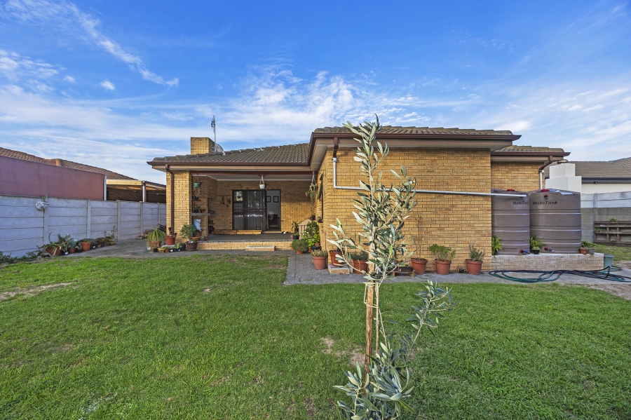 3 Bedroom Property for Sale in Jakarandas Western Cape